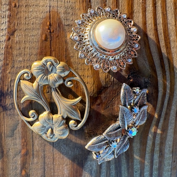 Other - Vintage Brooch Bundle – Floral & Leaf Designs – Set of 3